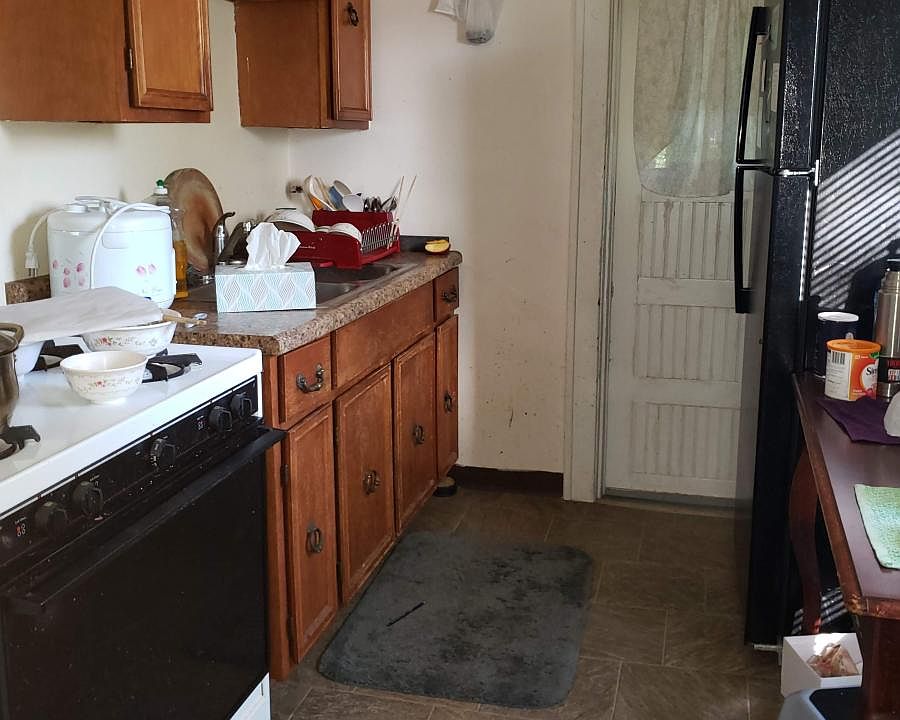2nd image of 2062 4th St E