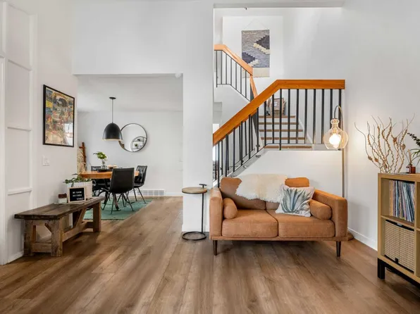 55 Coach Gate Way SW, Calgary, AB T3H 1L7