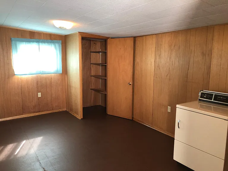 405.5 S Lake St — Photo 11