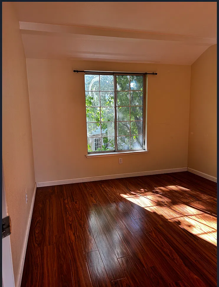 3 bed, 1547 sqft, $3,950 — Photo 3