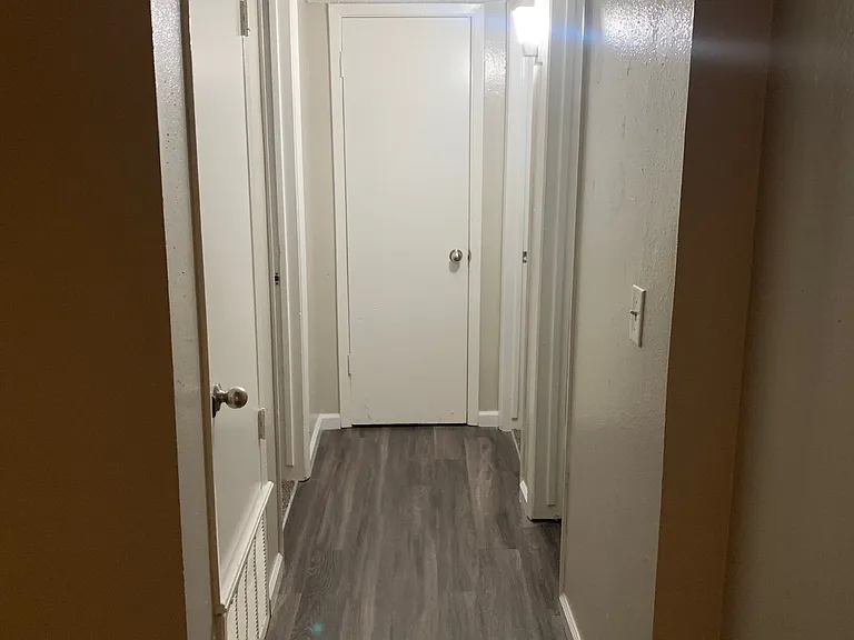 Yukon Heights Apartments — Photo 65