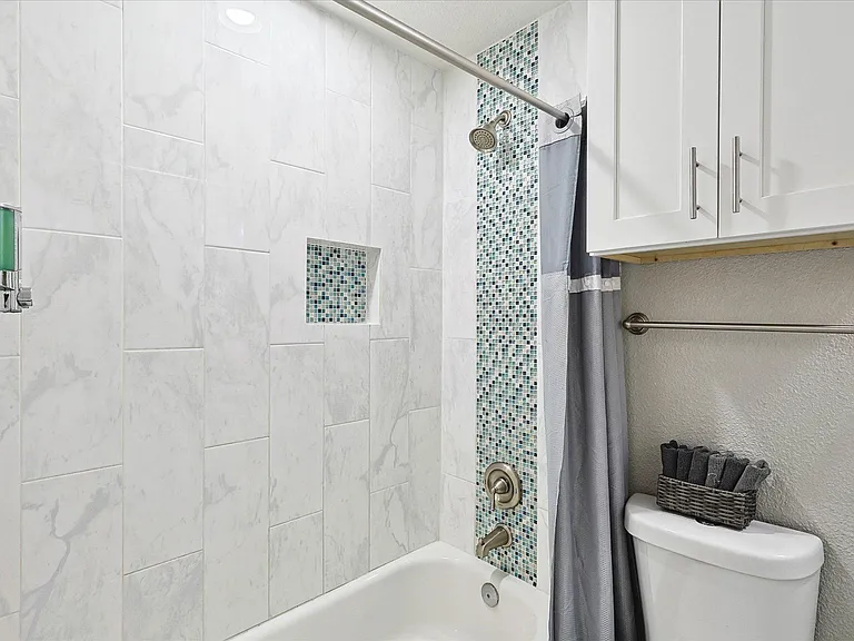 530 E Tyler St — Photo 21