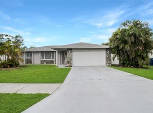 7036 13th St E, Sarasota, FL 34243