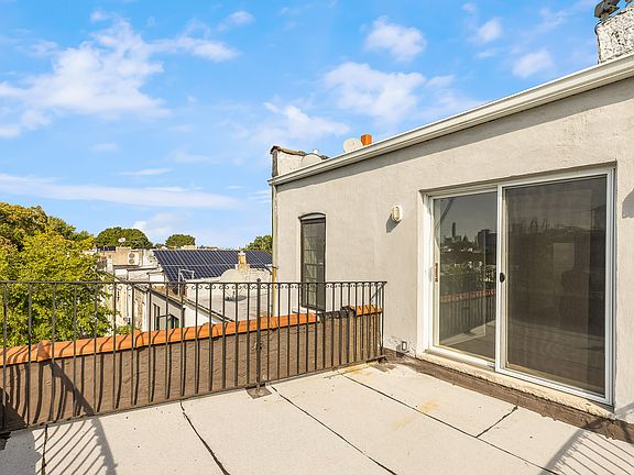 3rd image of 615 Lincoln Pl #3