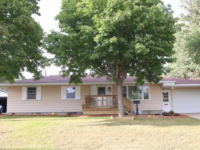 928 E 4th St, Canton, SD, 57013