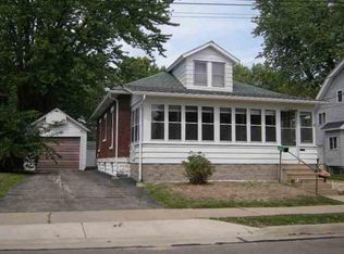 606 E 9th St, Sterling, IL 61081