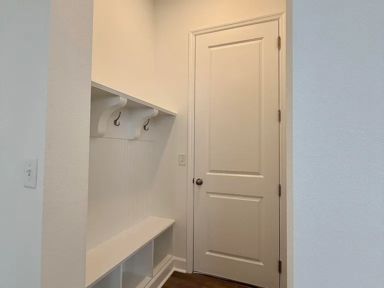 187 Southern Oak Dr — Photo 32