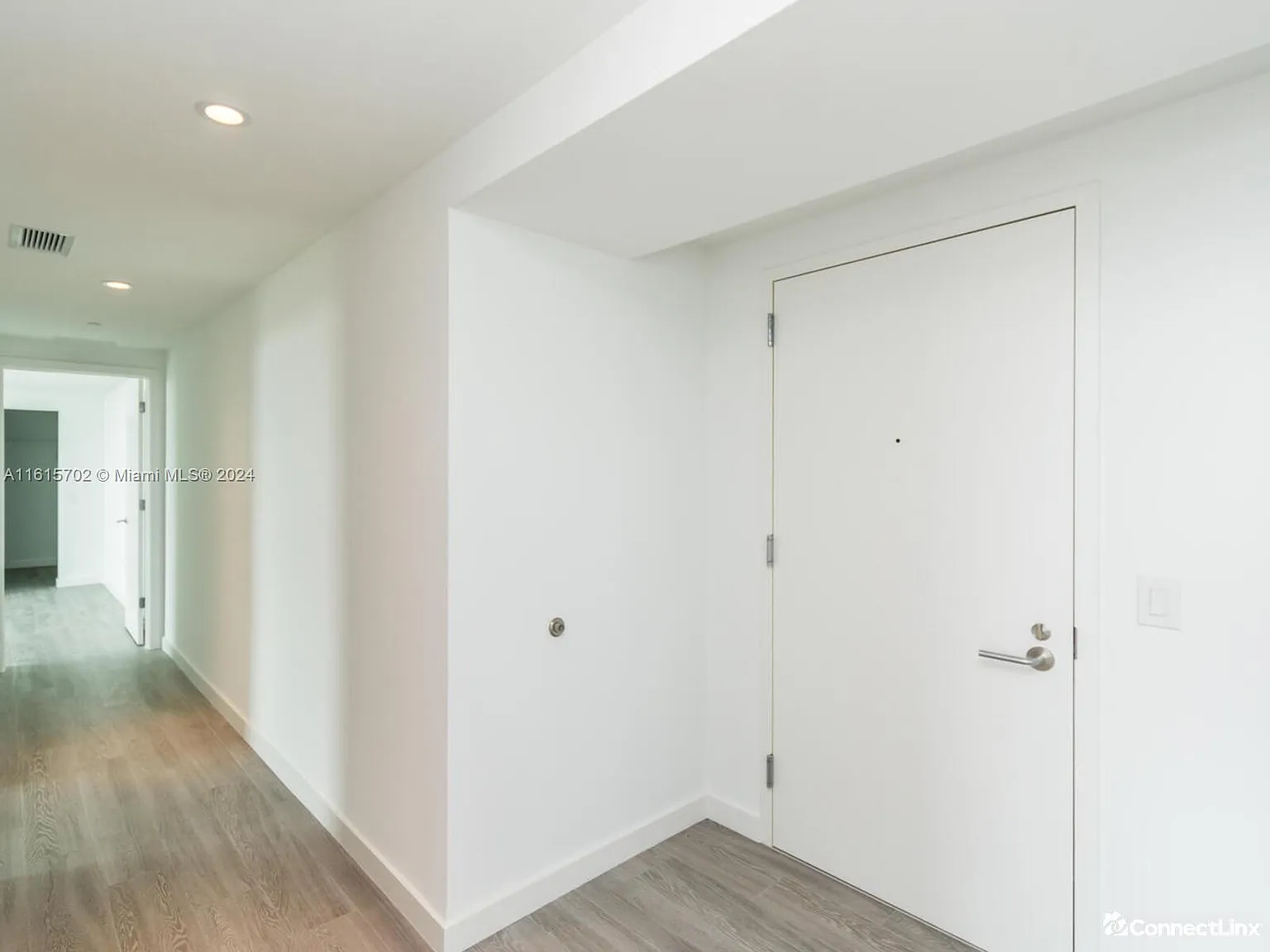 2 bed, 2.0 bath, $4,900 — Photo 4