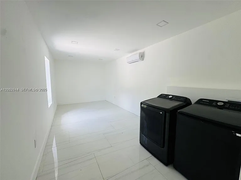 516 La Villa Dr — Photo 12