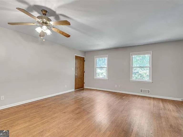 799 Marstevan Dr NE — Photo 35