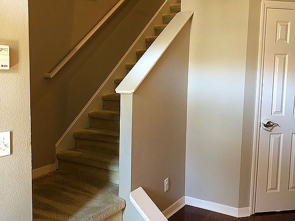 3rd image of 643 Vallance Way NE