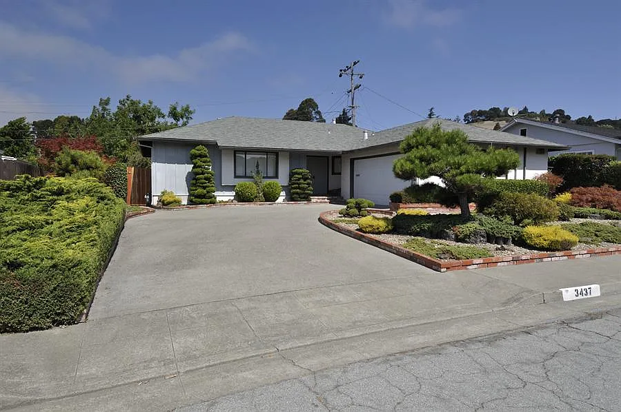 3437 Grasswood Dr photo 1