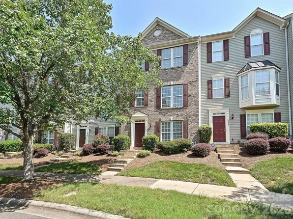 9538 Blossom Hill Dr, Huntersville, NC 28078