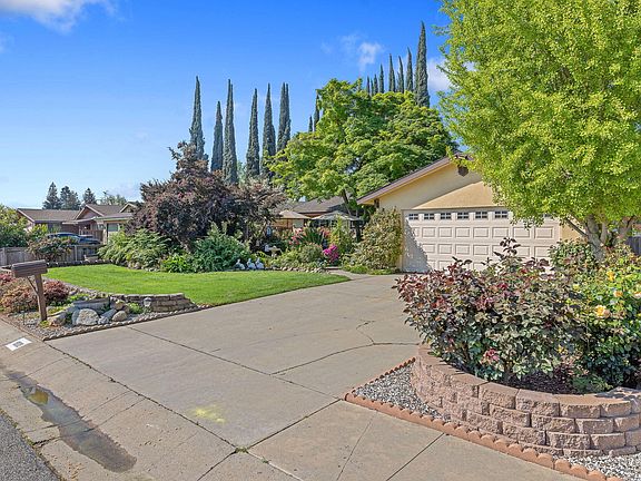 3rd image of 1009 S Rova Court