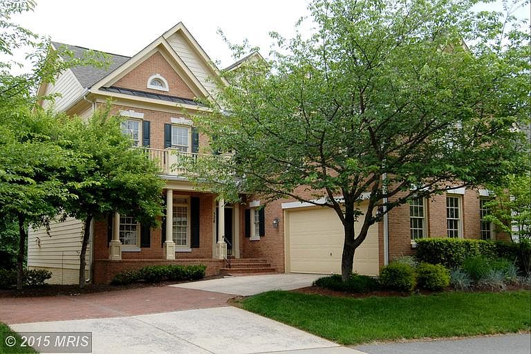 1st image of 328 Oak Knoll Dr