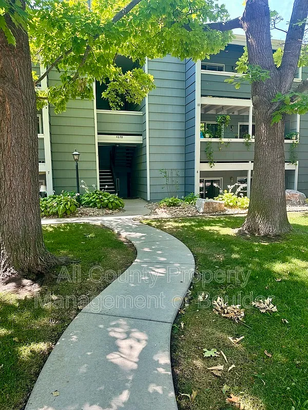 2 bed, 2.0 bath, 890 sqft, $1,650 — Photo 1