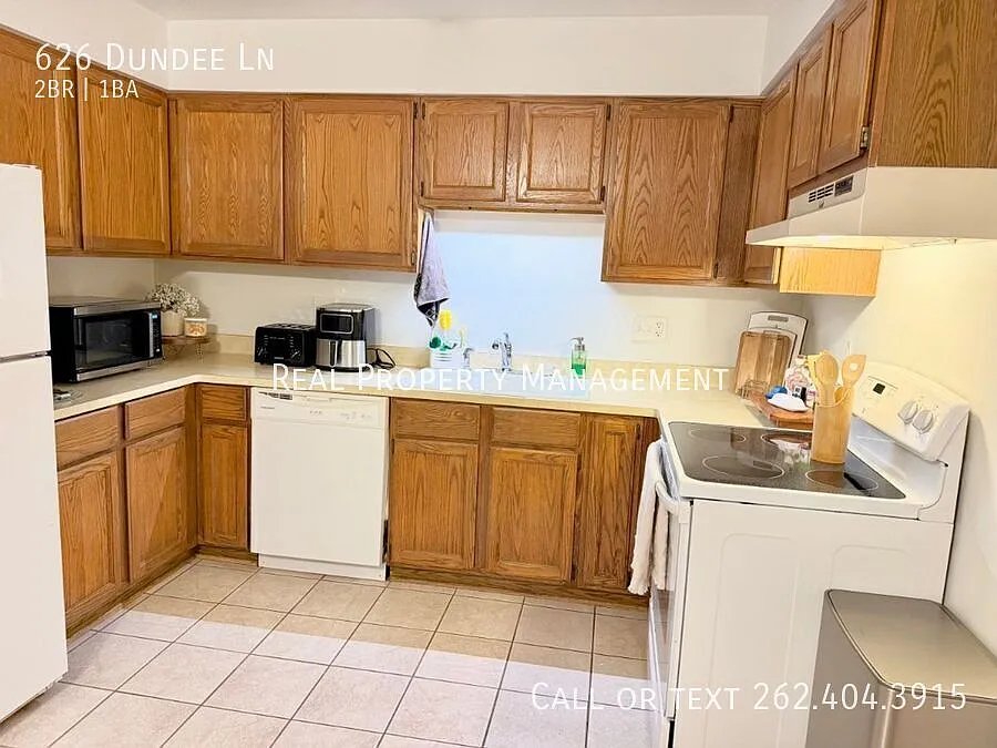 Two Bedroom Upper — Photo 3
