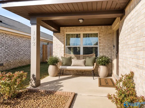 102 Winstead Cir, Owens X Rds, AL 35763