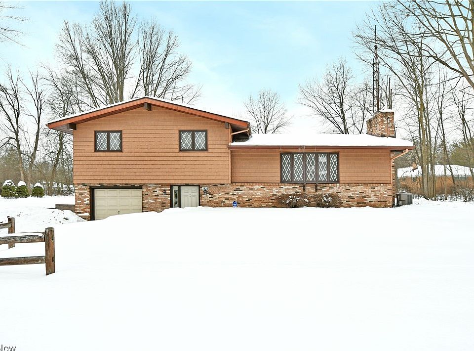 1st image of 3825 Woodside Dr NW
