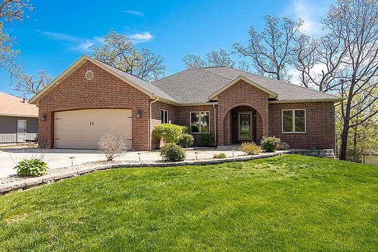 1st image of 111 Oak Dr