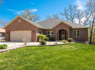 111 Oak Dr, Kimberling City, MO 65686
