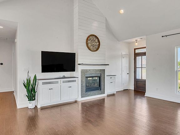 5th image of 26856 Pepper Rd