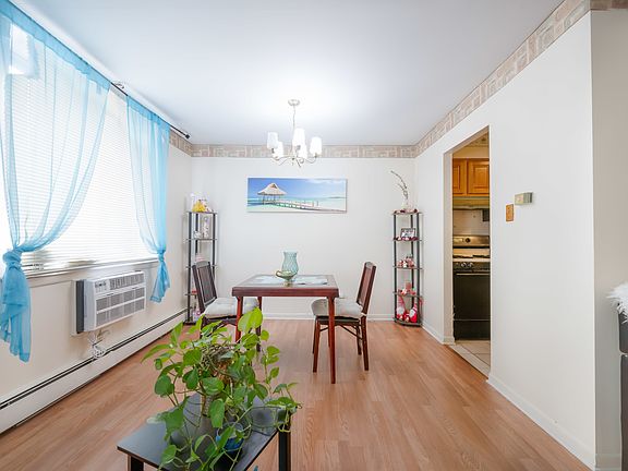 4th image of 9725 S Karlov Ave APT 503