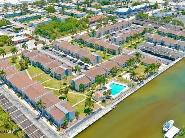 250 N Banana River Dr APT F15, Merritt Island, FL 32952