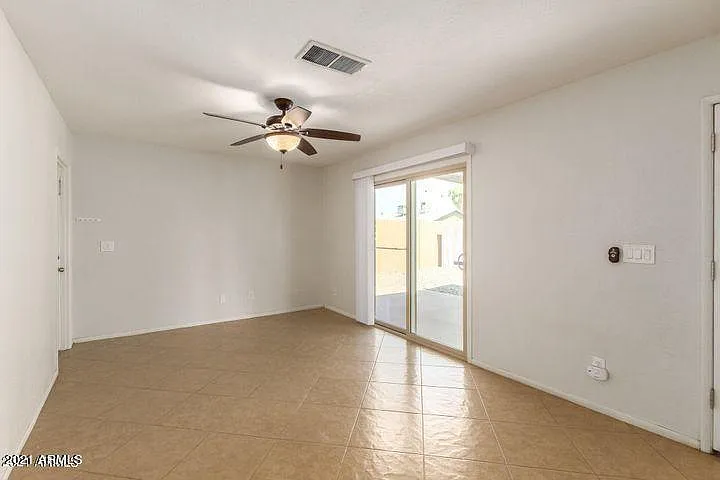 1518 W 5th Pl — Photo 10