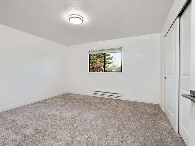 LSLV Lakeshore Lakeview — Photo 22