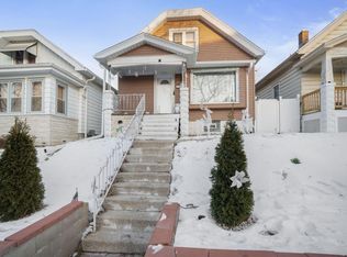 2960 S 15th Pl, Milwaukee, WI 53215