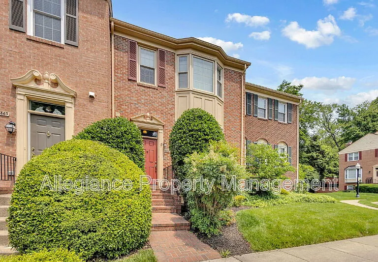 6861 Williamsburg Pond Ct — Photo 3