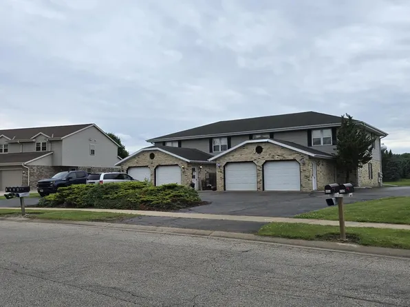 141 Glen Hill DRIVE, Slinger, WI 53086