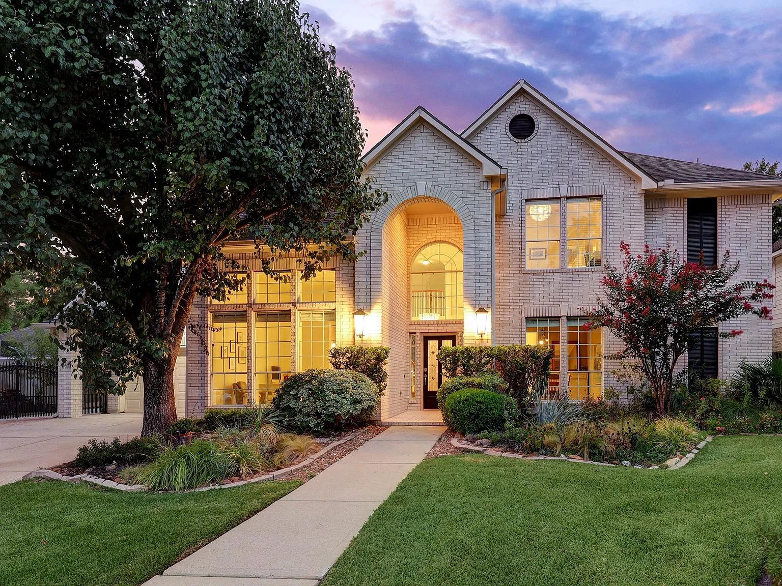 5 bed, 3.5 bath, 3659 sqft, $3,500 — Photo 1