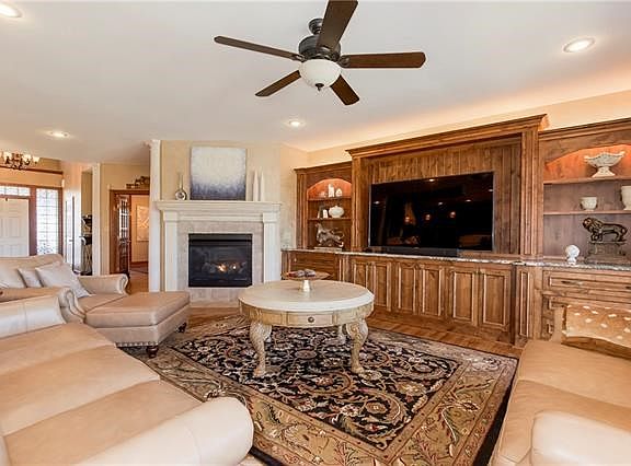 3rd image of 25500 E Lawnwood Ct