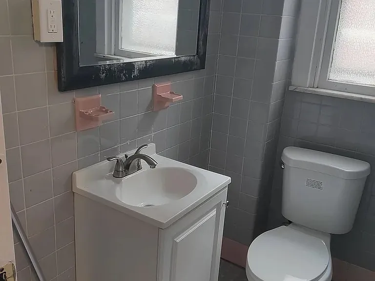 258 E Penn St — Photo 7