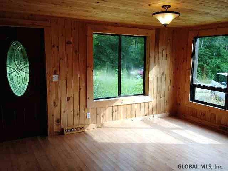3rd image of 246 Goodman Road