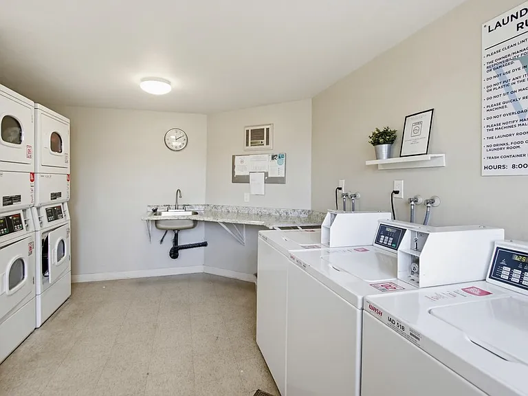 3950 Cleveland Ave #211 — Photo 28