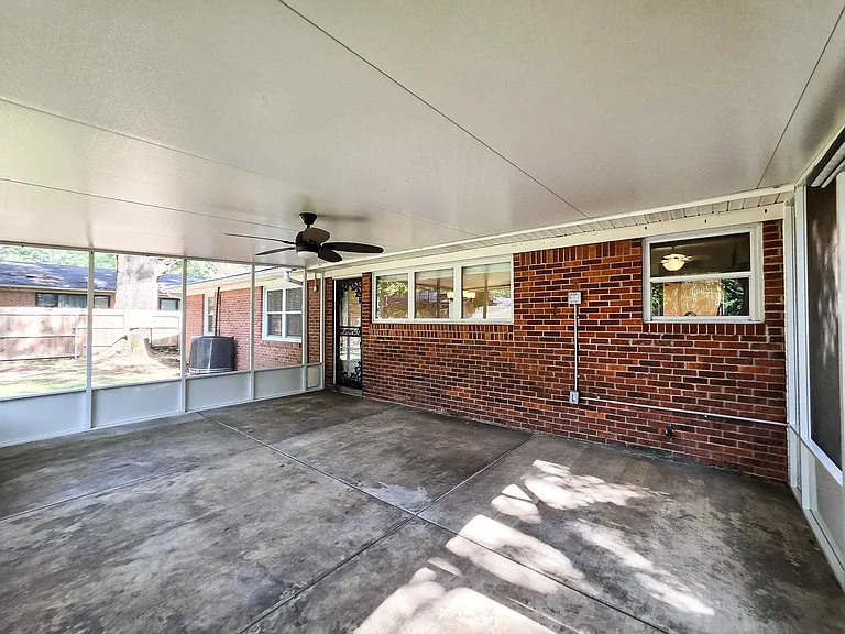 5226 Princeton Rd — Photo 18