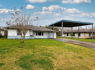 307 Meadow Ln, Hitchcock, TX 77563