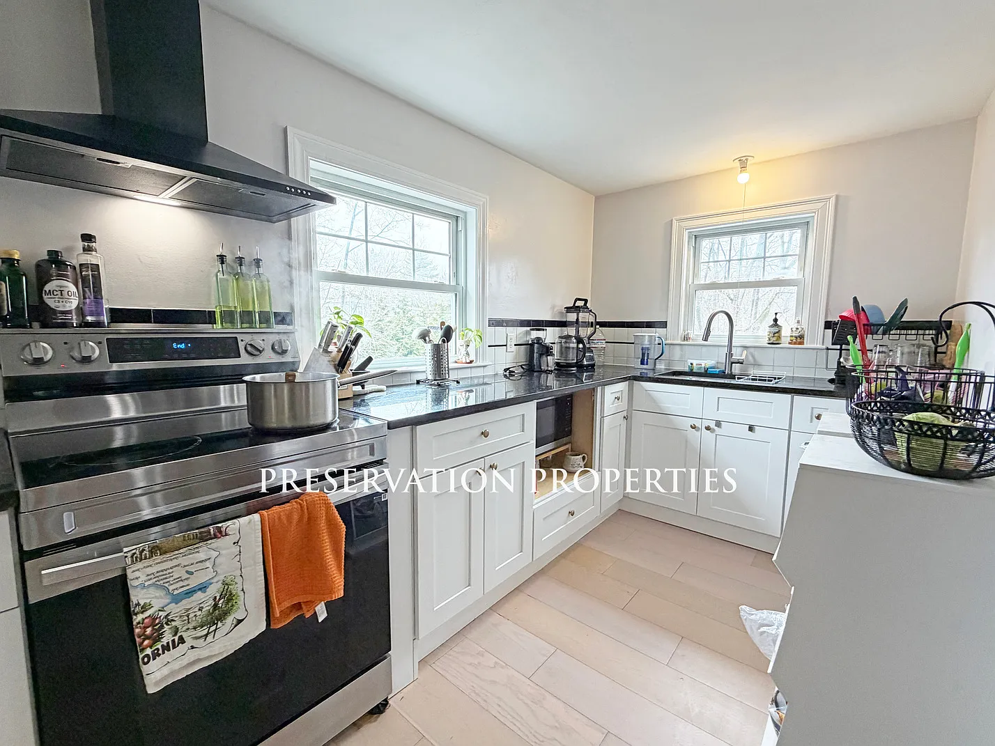 3 bed, 2100 sqft, $3,300 — Photo 3