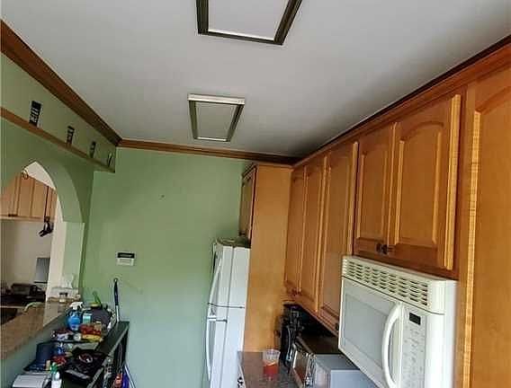 5th image of 141-21 Union Tpke APT 3C