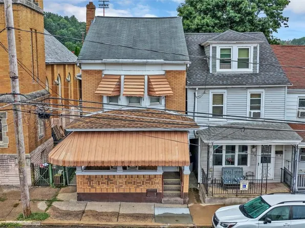 221 N Mill St, Saint Clair, PA 17970