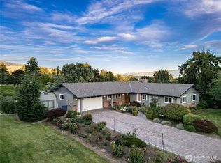 3275 Burch Mountain Road, Wenatchee, WA 98801