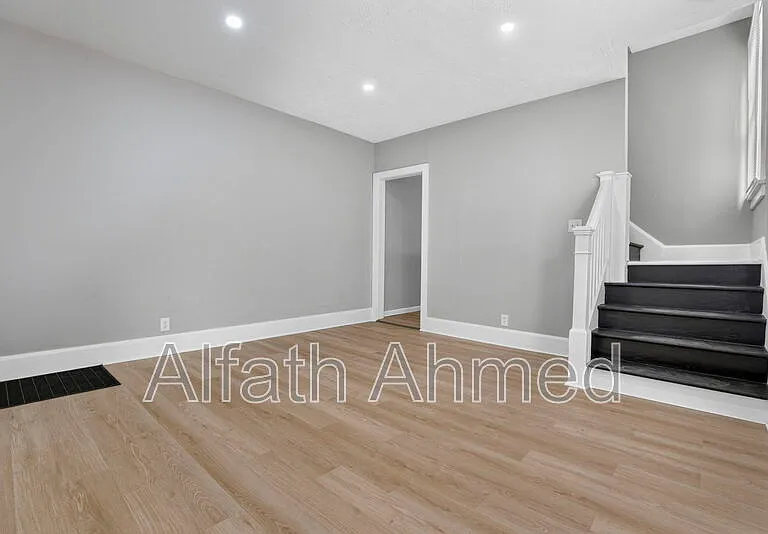 1770 Kent St — Photo 5