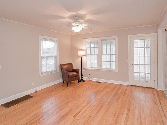 5th image of 1405 Pinehurst Blvd