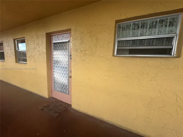 6750 Royal Palm Blvd APT 204E, Pompano Beach, FL 33063