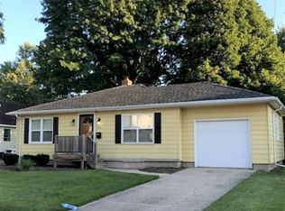 1521 10th St, Peru, IL 61354