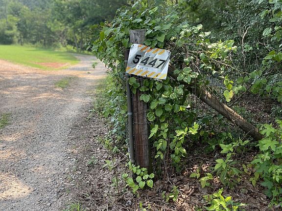 3rd image of 5447 Winder Hwy
