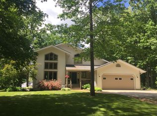 550 W Chippewa Ct, Sanford, MI 48657